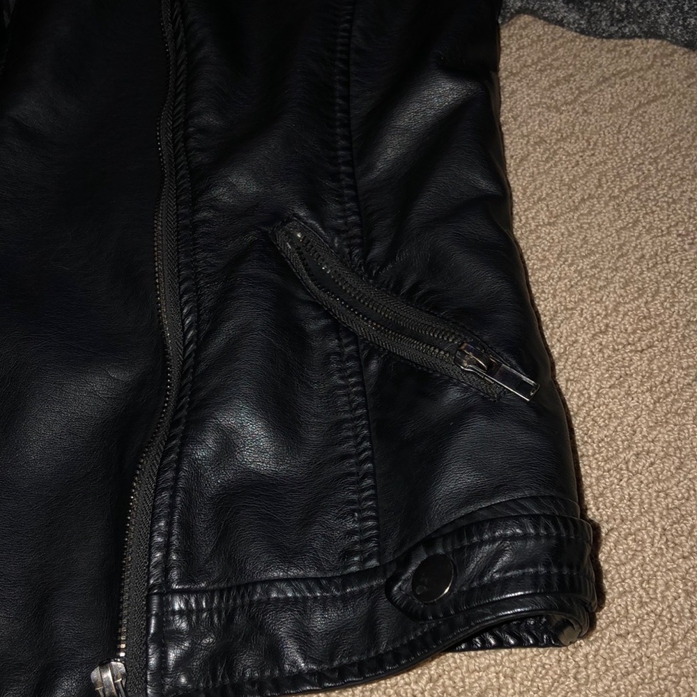 jacket - Picture 2 of 3